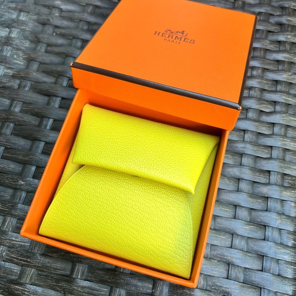 Hermes Yellow Chèvre Mysore Bastia Coin Pouch w/ Box - Picture 3 of 9